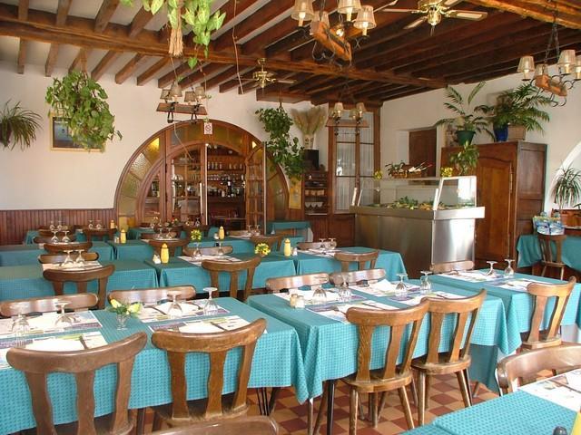 Hotel De La Place Germigny-des-Prés Eksteriør billede