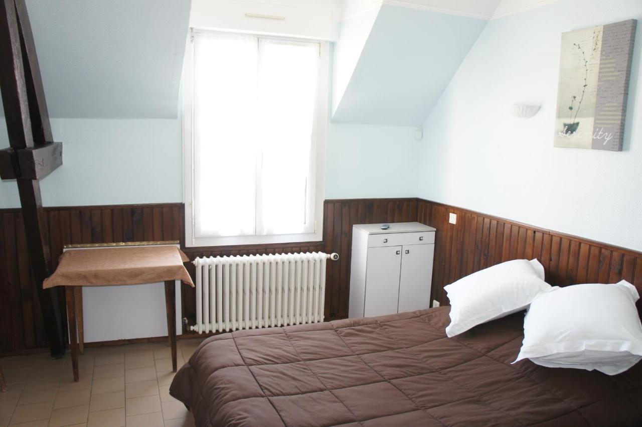 Hotel De La Place Germigny-des-Prés Eksteriør billede