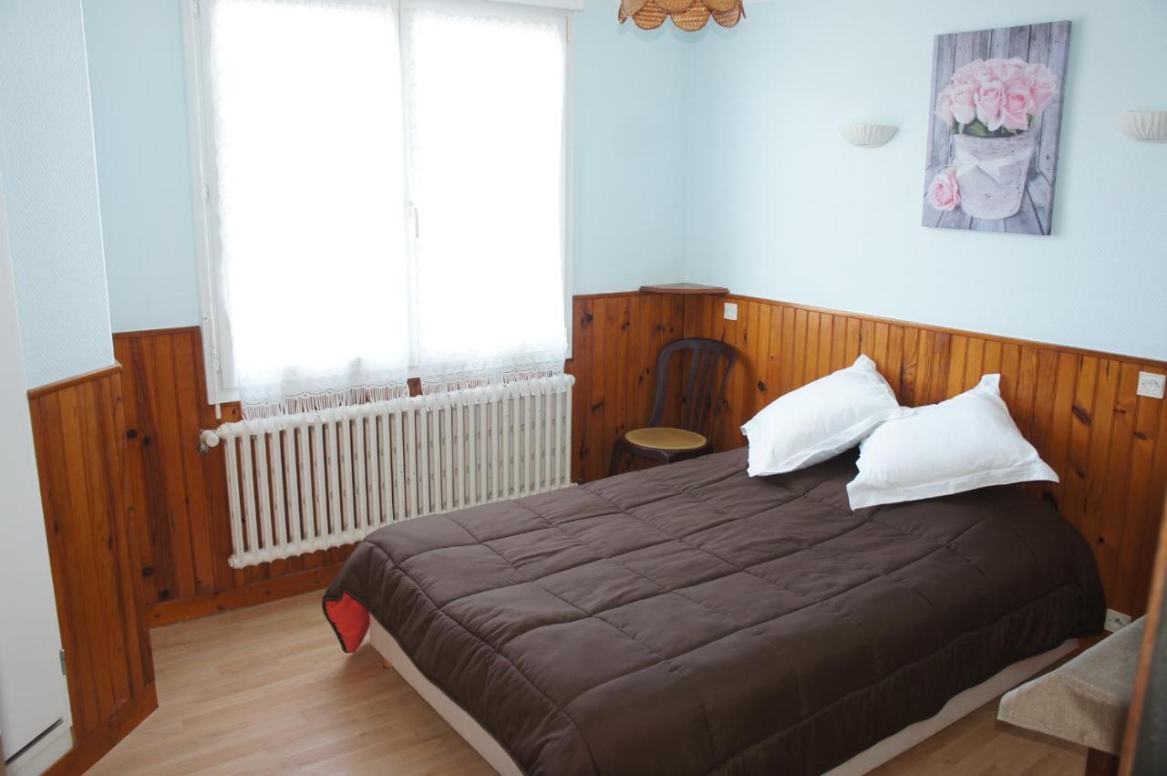 Hotel De La Place Germigny-des-Prés Eksteriør billede