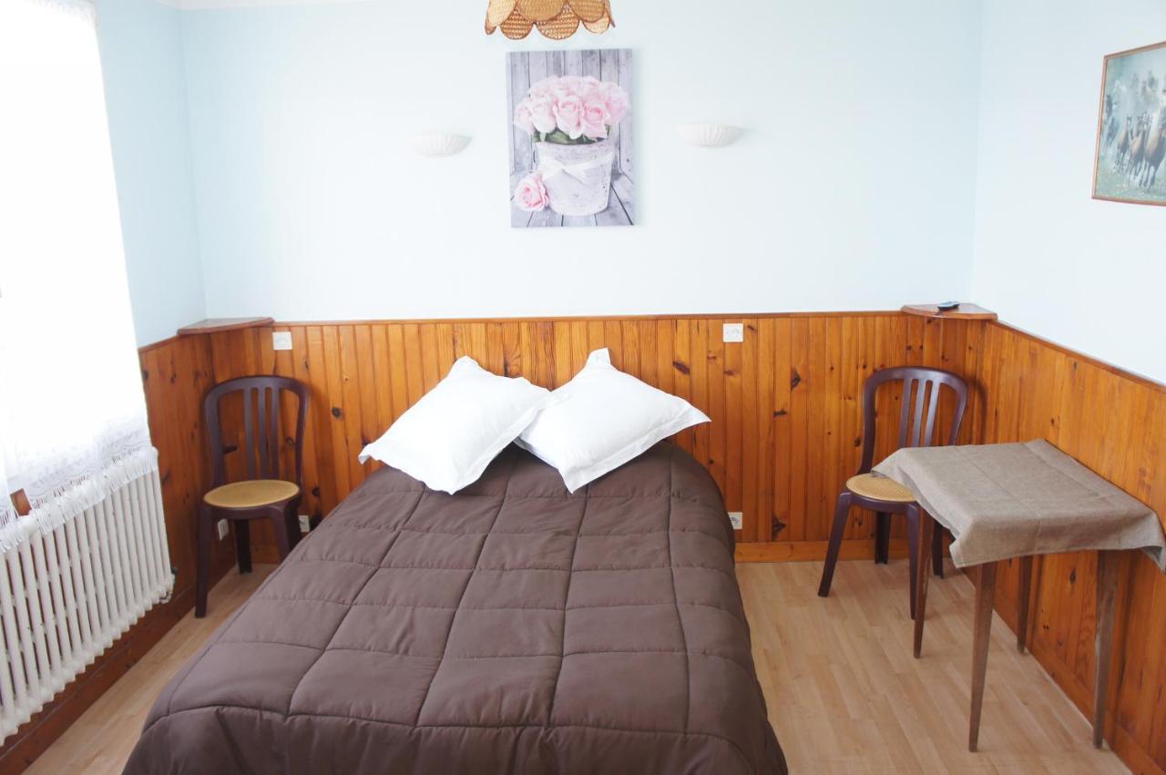 Hotel De La Place Germigny-des-Prés Eksteriør billede